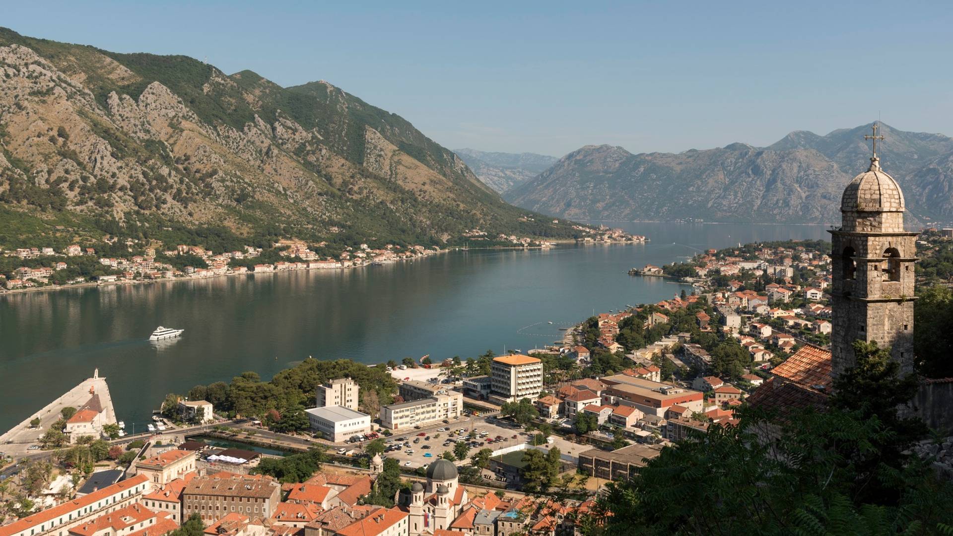 Od sinoć jeftinije na more: U Crnu Goru možemo samo sa serološkim testom