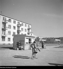 Życie codzienne czasów PRL. Krzyżówka z hasłem