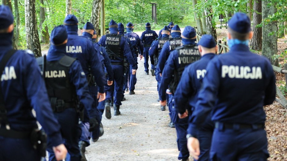 Policja odnalazła 74-letniego grzybiarza na poligonie