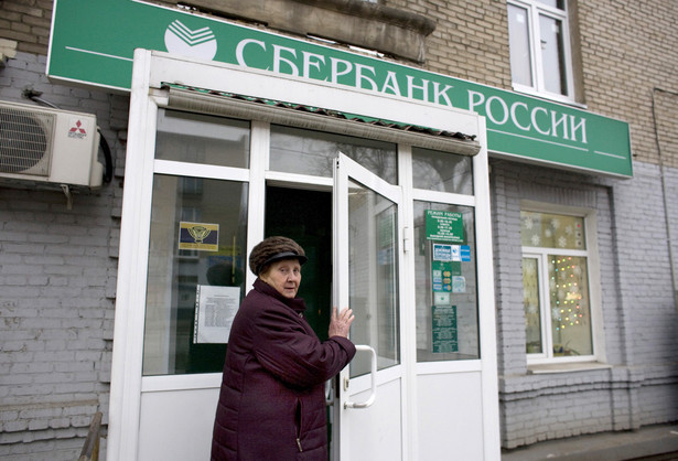 Jedna z placówek detalicznych Sbierbanku, największego w Rosji. Fot. Bloomberg