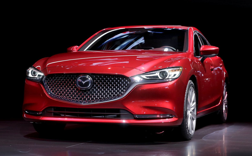 Mazda 6 jest seryjnie wyposażona w reflektory diodowe