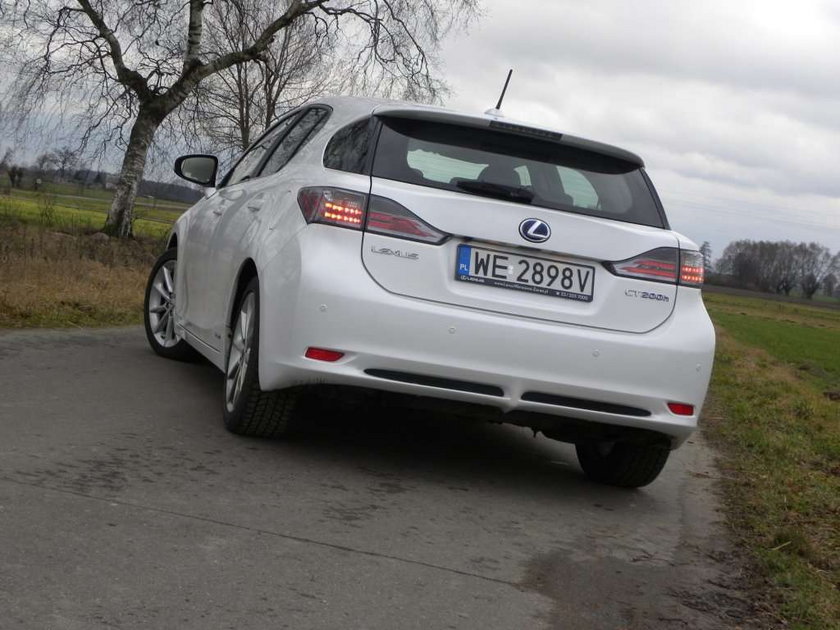 Lexus CT200h Prestige: Hybrydowa rewolucja