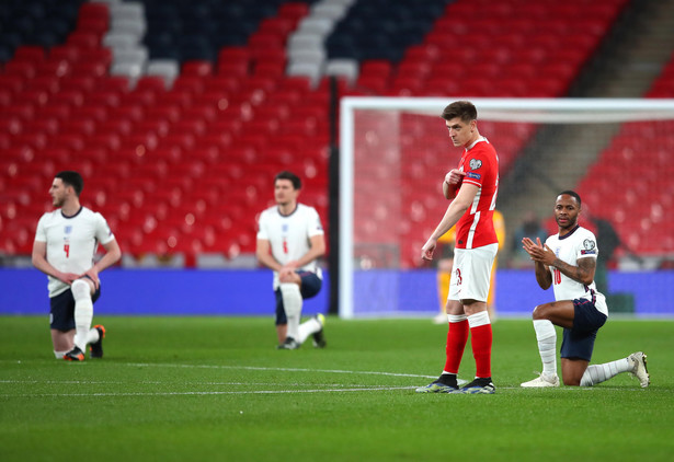 Polscy piłkarze nie klęknęli na Wembley na znak solidarności z ruchem "Black Lives Matter"