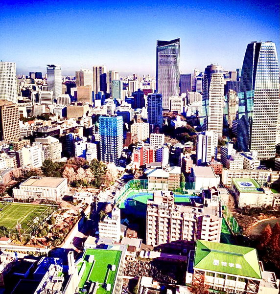 Tokio – stolica i największe miasto Japonii, położone na wybrzeżu Honsiu i zarazem największy obszar metropolitalny na świecie na poziomie 38 milionów mieszkańców