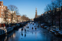 Holandia, Amsterdam, mieszkańcy ruszyli na łyżwy