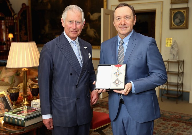 Kevin Spejsi sa britanskim kraljem Čarlsom