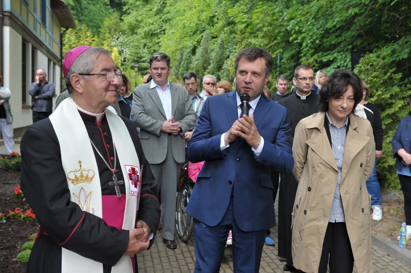 Sopockie okno życia poświęcił arcybiskup Sławoj Leszek Głódź