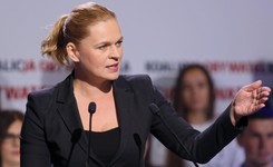 Nowacka: Jędraszewski realizuje program Kaczyńskiego. Nawet dla katolickich rodzin adopcyjnych nie ma już miejsca w państwie PiS