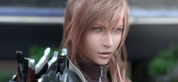 Zawartość edycji kolekcjonerskiej Final Fantasy XIII ukazana w postaci animacji