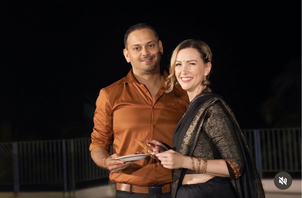 Ivana Kulkarni s manželom. 