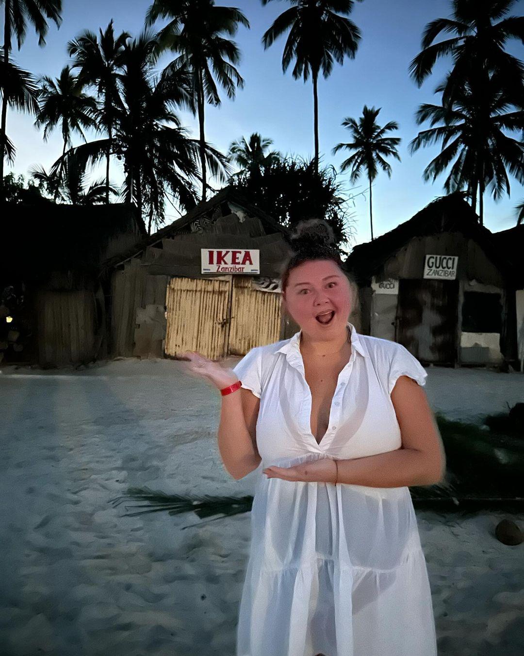 Evelyn si užívala dovolenku na Zanzibare.