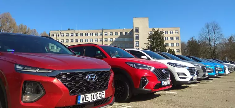 Hyundai przekazuje samochody szpitalowi