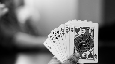 Gry w karty – zasady najpopularniejszych z nich