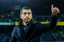 Giovanni van Bronckhorst trenerem piłkarzy Rangers FC