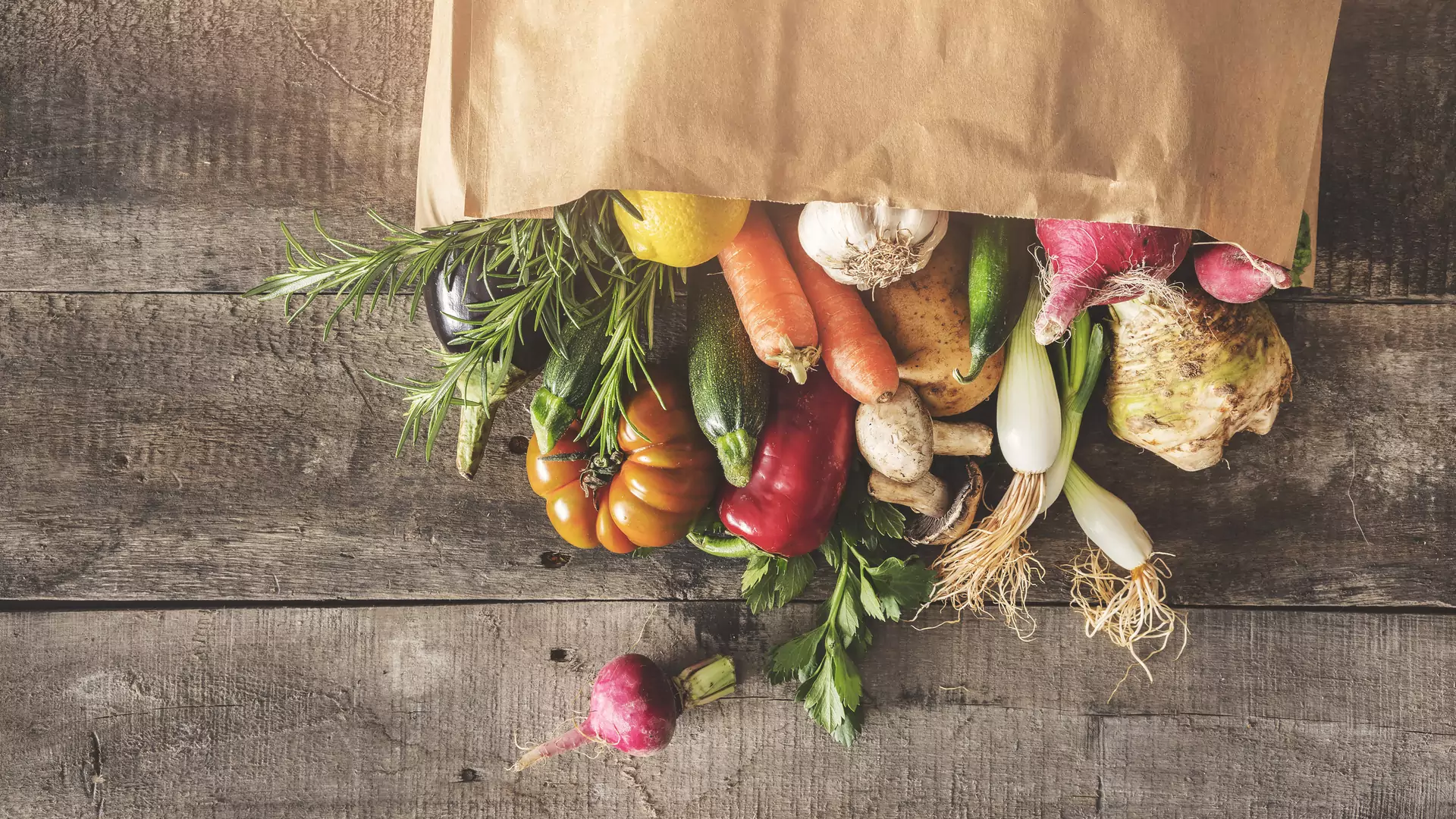 Warzywa na patelnię – jak je przygotować i jakie mają właściwości