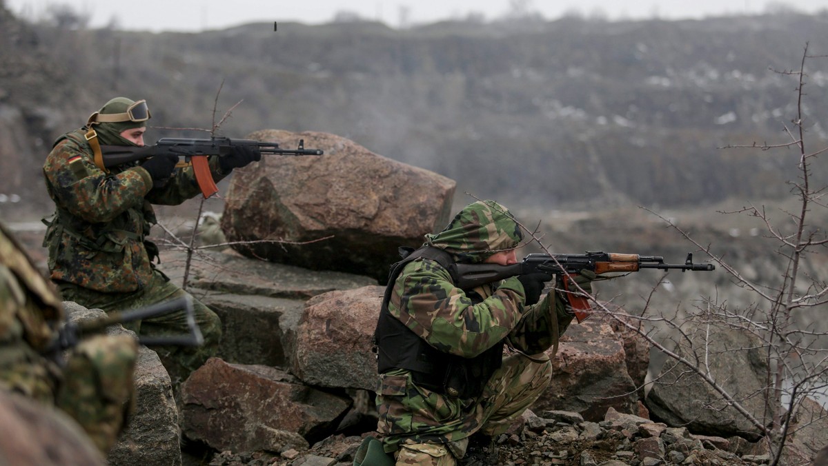 Ekonomiczne koszty nałożone na Rosję przez Zachód nie powstrzymały agresji Władimira Putina na Ukrainę. Czas, by Amerykanie i sojusznicy pomogli Ukraińcom się bronić - pisze "Financial Times". Dodaje, że potrzebne jest także zwiększenie pomocy finansowej.