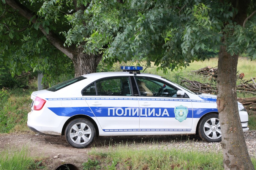 Policija traži napadača na ženu i sina, Čačak