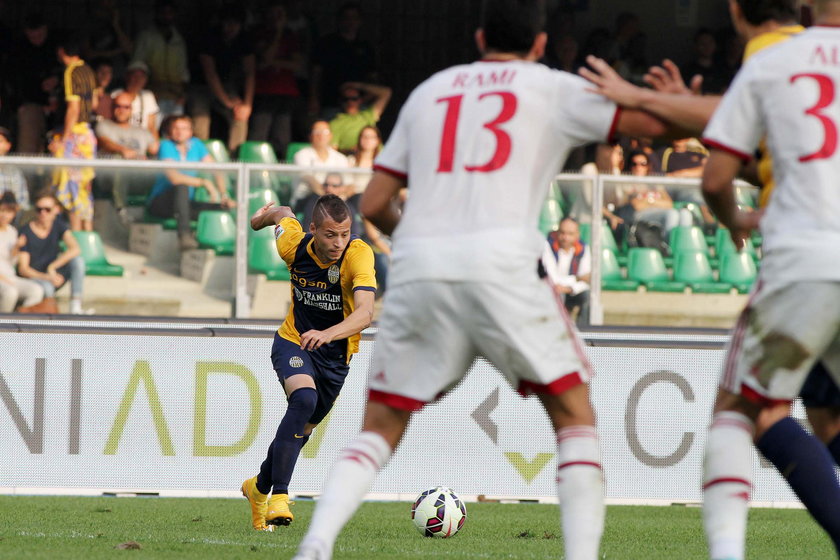 Hellas Verona ukarana za rasistowskie przyśpiewki fanów w kierunku Sulleya Muntariego!