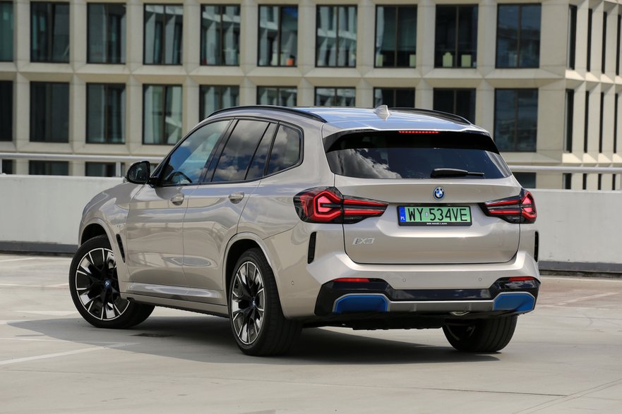 BMW iX3