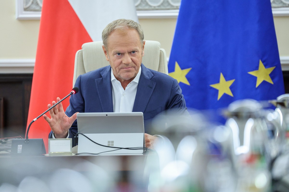 Premier Donald Tusk podczas posiedzenia rządu w siedzibie KPRM w Warszawie.