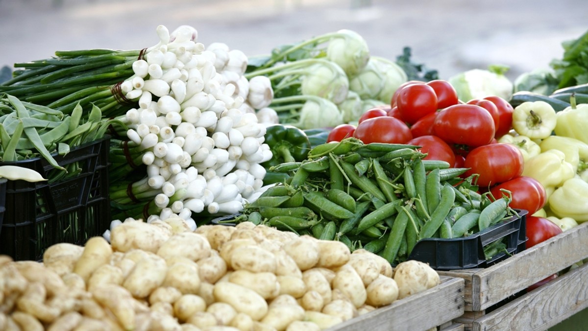 Naukowcy twierdzą, że osoby, które są przekonane, że spożywają produkty organiczne uznają potrawy za smaczniejsze. Zwykle wiąże się to z opinią, że organiczne produkty są zdrowsze i mają mniej kalorii.