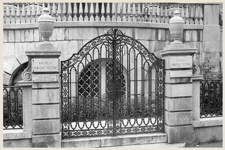 Ograda Genčićeve kuće