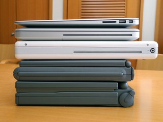 Zobacz, jak zmieniały się laptopy Apple'a