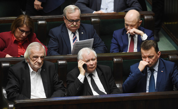 "Rz": Prezes PiS Jarosław Kaczyński wziął 30 tys. zł odprawy. Opozycja: Powinien przekazać na Caritas