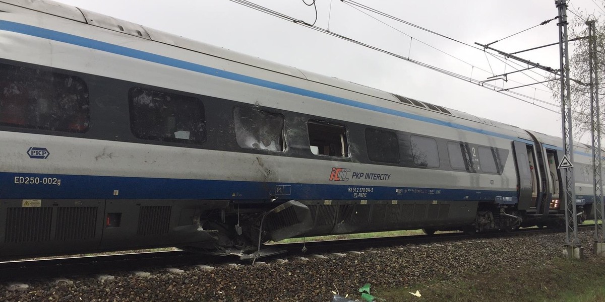 Wypadek pod Warszawą. Pendolino zderzyło się z mikrobusem