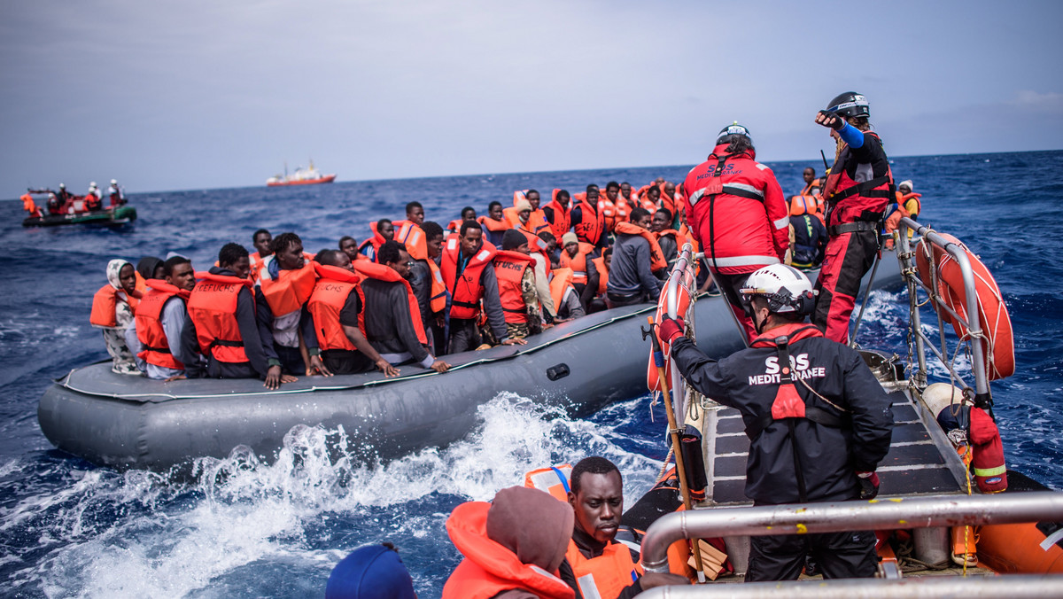  Hiszpania: przypłynęło 1 200 migrantów - rekord