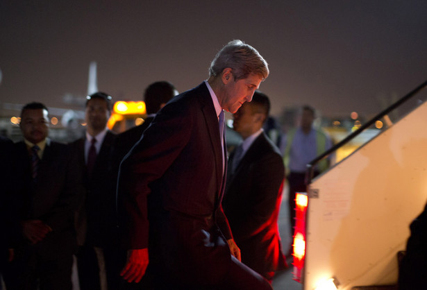Amerykański sekretarz stanu John Kerry przylatuje do Warszawy