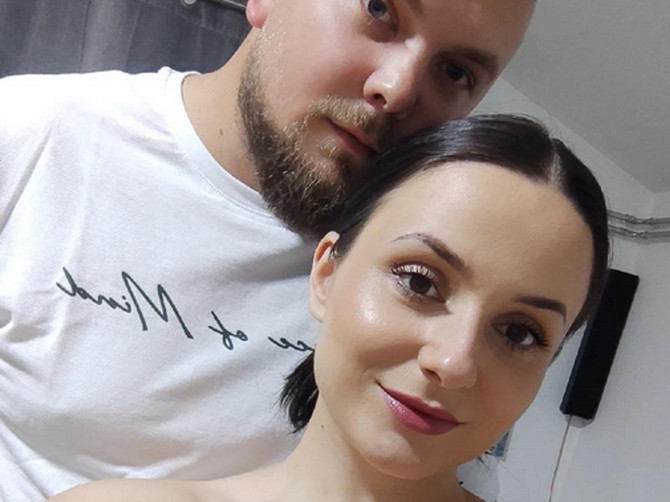 Devojka iz Prijepolja na polovnim autmobilima našla muža: Otišla da zemani auto, pa se zaljubila