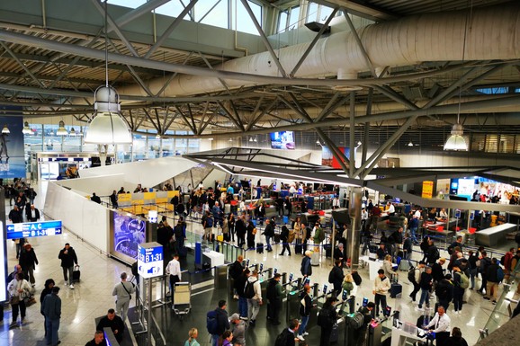 GRČKA POKRENULA NOV SISTEM ULASKA U EU I TO PRE ROKA! U drugim zemljama Evrope OČAJ: "Treba nam još vremena, odložite!"