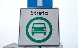 minister uderza w strefy czystego transportu: to szkodliwe dla ludzi