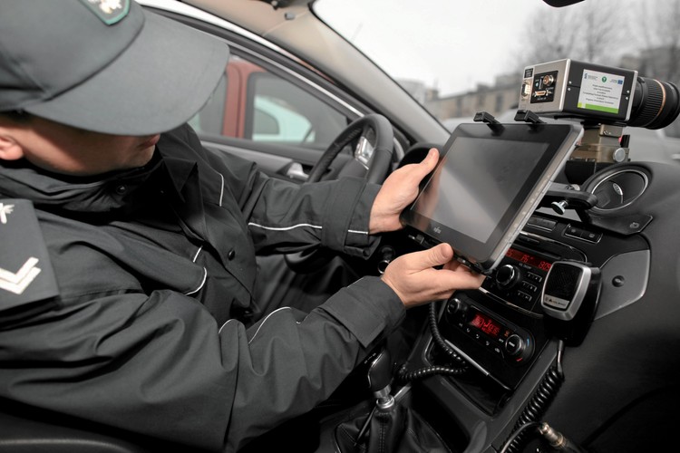 Jak rozpoznać samochód ITD z fotoradarem