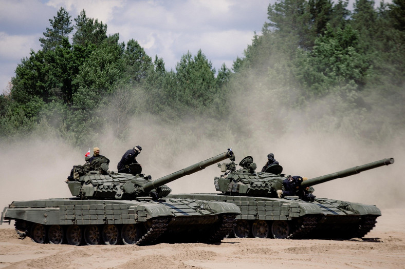 Polskie i czeskie czołgi T-72 na nowych zdjęciach z Ukrainy