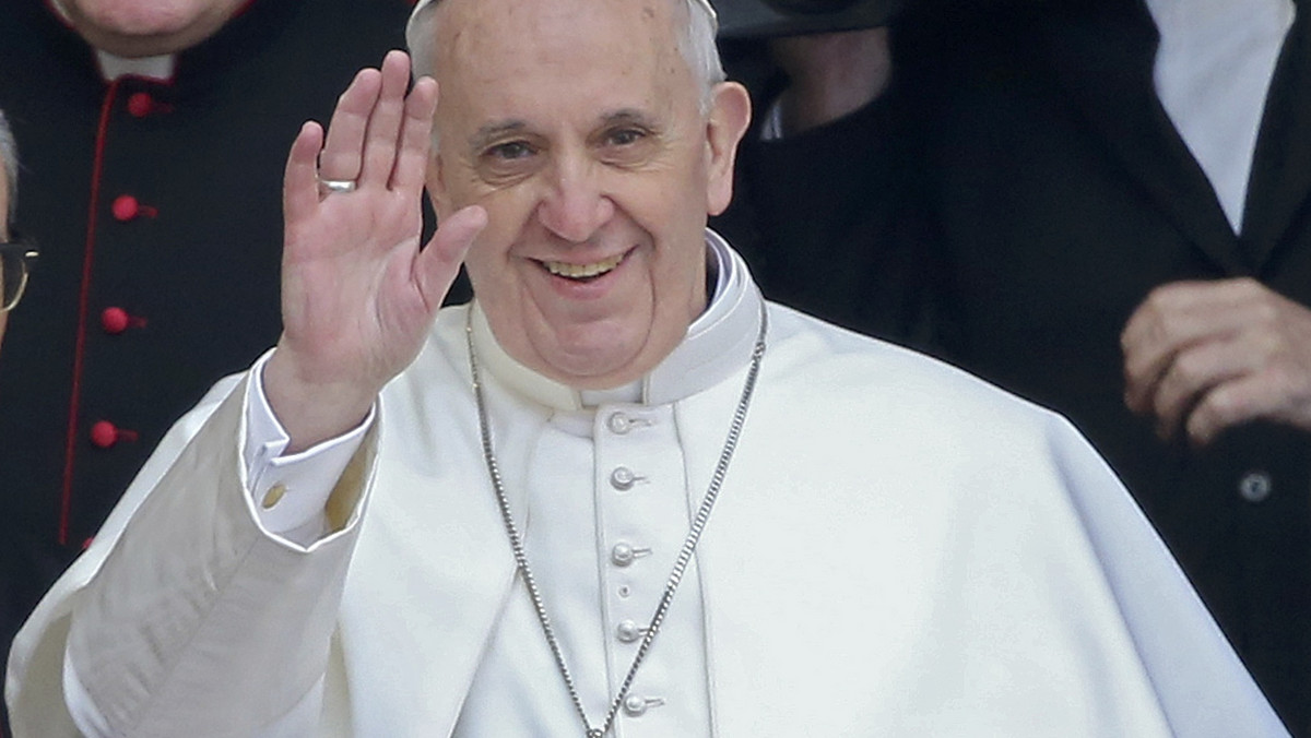 Nowo wybrany papież Franciszek pokazał się już światu na balkonie Bazyliki Świętego Piotra. Media na całym świecie rozpisują się na temat jego przeszłości. Sprawdź, co ty na wesz na temat nowego biskupa Rzymu. (MW)