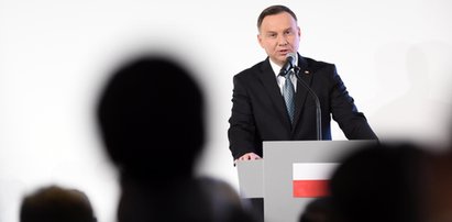 200 zł za miesiąc. Prezydent chce pomóc udręczonym Polakom