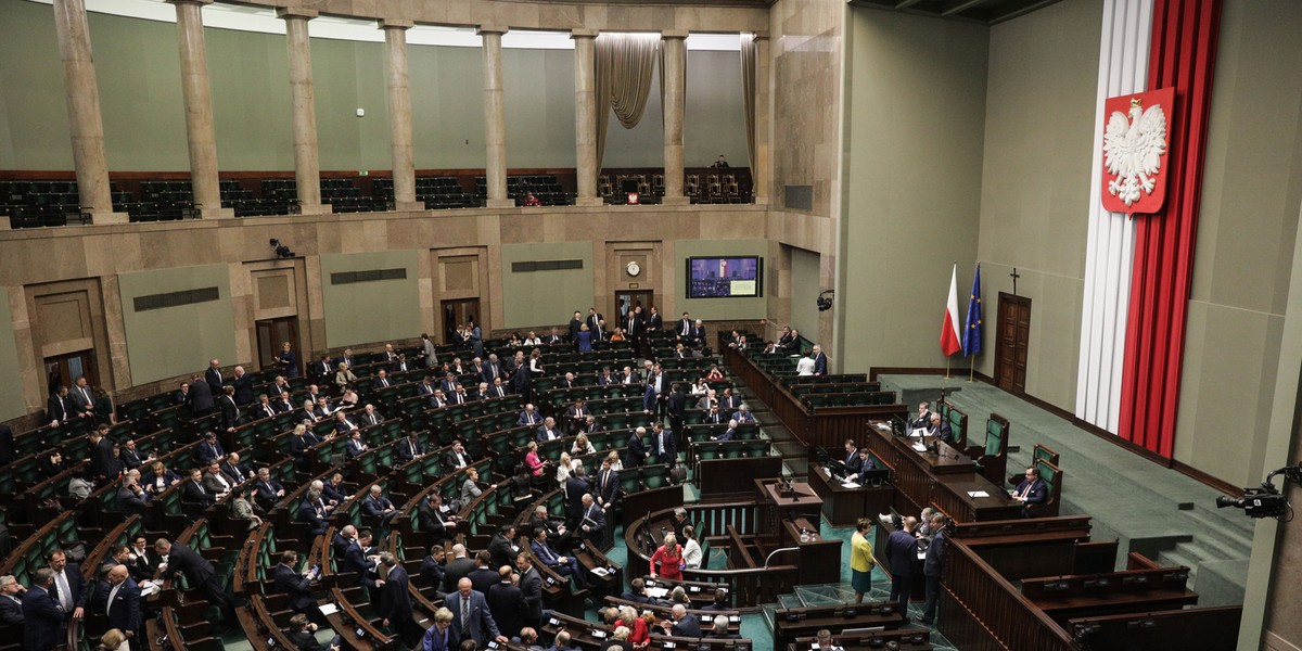 Żaden poseł nie był przeciw ustawie sankcyjnej.