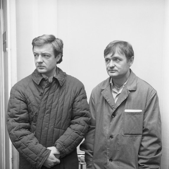 Maciej Damięcki (po prawej) i Damian Damięcki w sztuce "Smok" (1980)