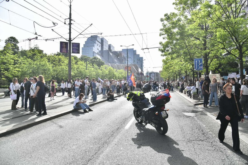 Protest ispred Ministarstva prosvete