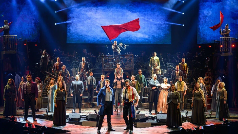 Do You Hear the People Sing? - pesma iz mjuzikla Jadnici pružala je Safiju utehu u zatočeništvu | Foto: James Gourley / Getty Images