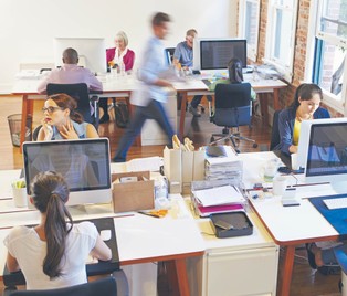 Regiony depczą Warszawie po piętach