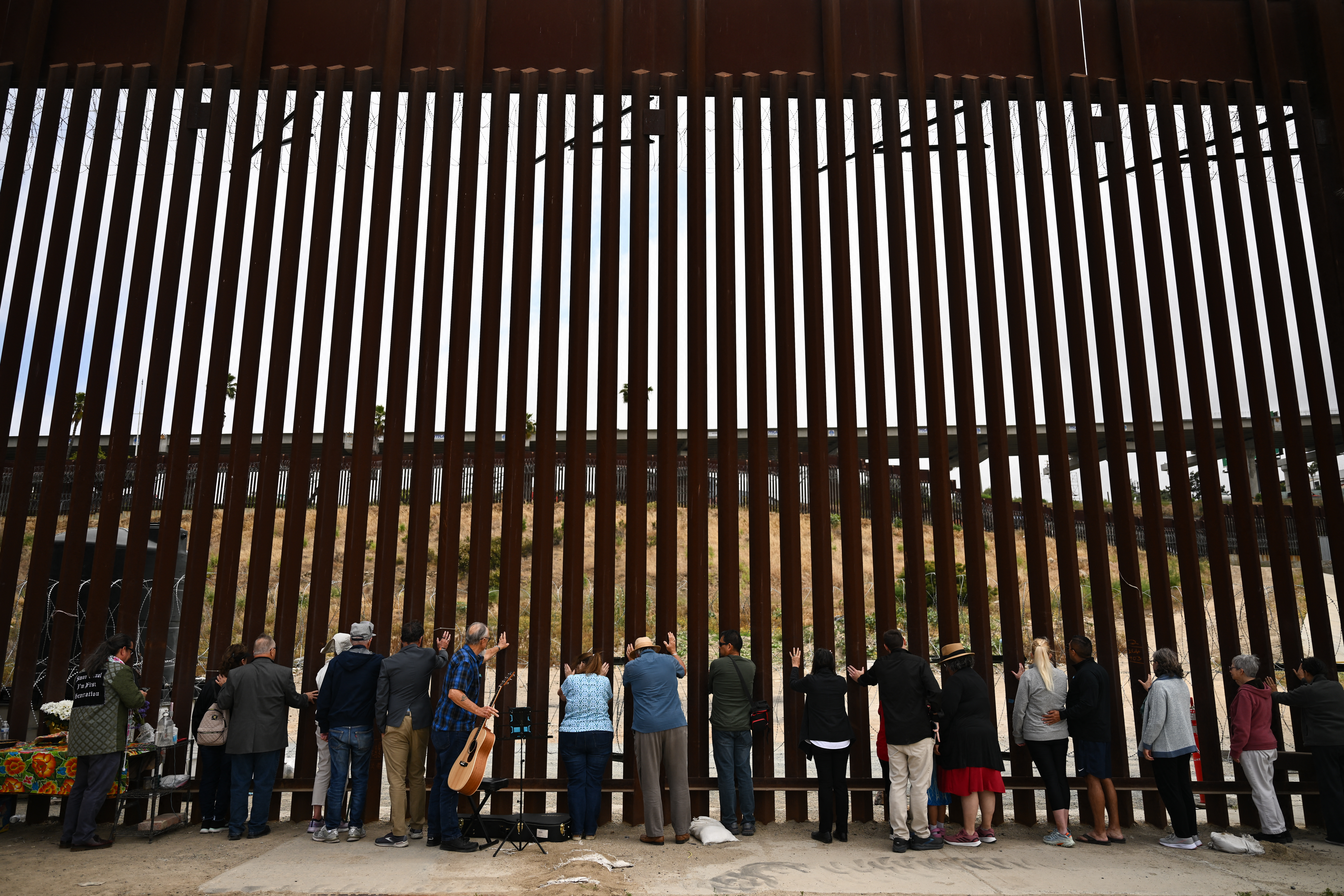 Un juez bloquea la política de Trump que prohíbe asilo a los migrantes