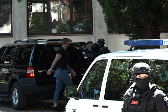 POZNATI BEOGRADSKI ARHITEKTA PRIVEDEN U CRNOJ GORI Policija ga ispitivala o Milu Đukanoviću