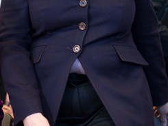 Bezlitosne rozchylenie: fatalna marynarka obnażyła to, co Angela Merkel zawsze ukrywa... FOTO