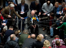 Parlament kłócił się o ratowanie Grecji, a minister grał w sudoku