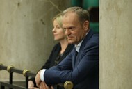 Donald Tusk na sejmowej galerii przed głosowaniem nad ustawą powołującą komisję ds. rosyjskich wpływów