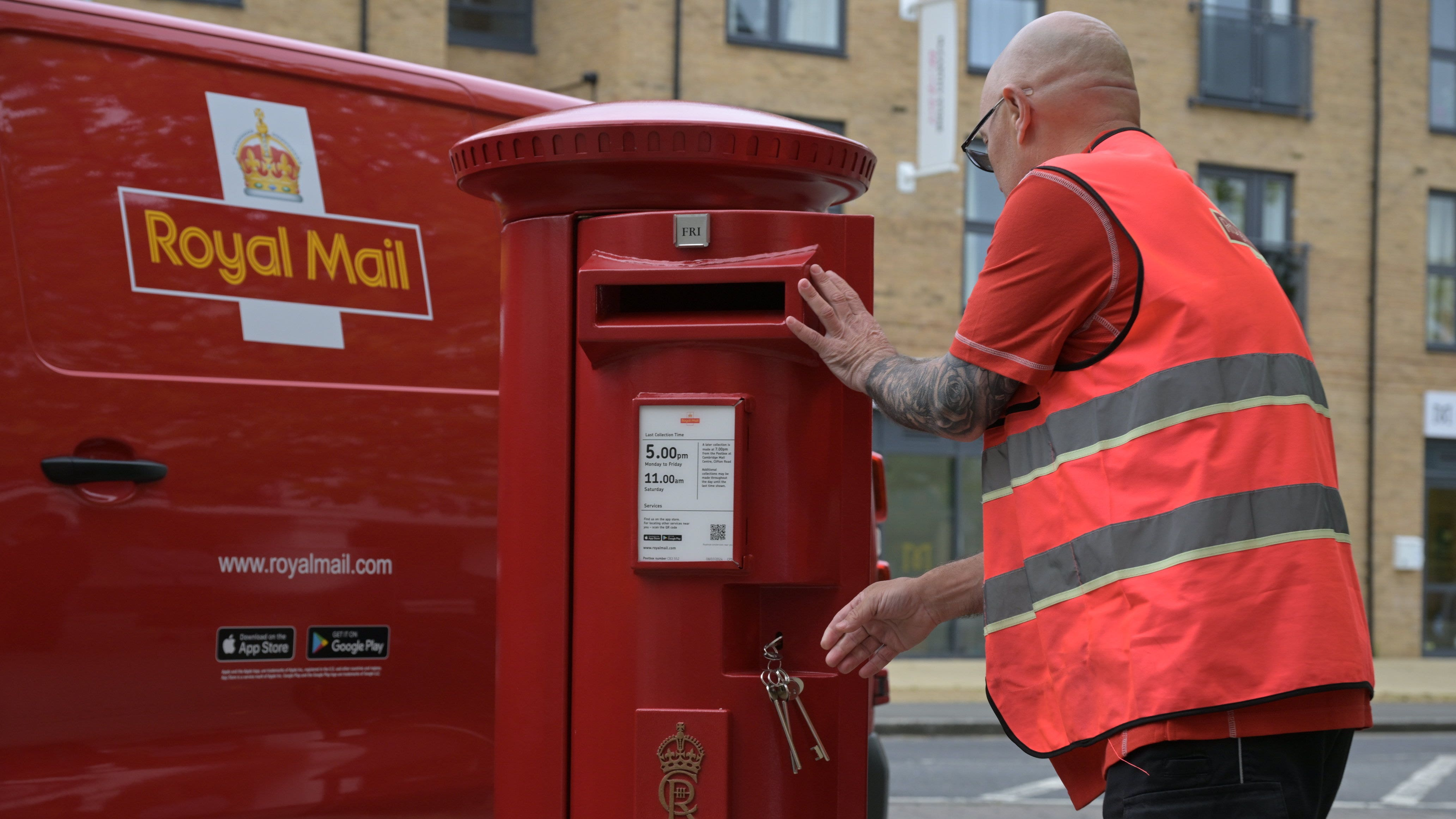 Royal Mail delays Saturday second-class delivery cuts to 2026