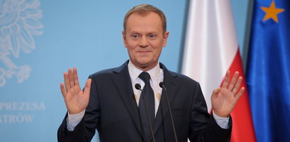 Tusk przeprasza za Niesiołowskiego i za "córunię Holland"